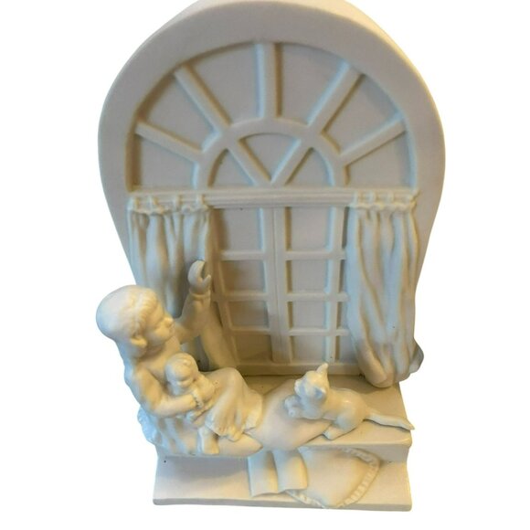 Vintage Ceramic Boy & Girl With Cats Bookends - Arched Window Design White 2 Pc - Picture 2 of 7